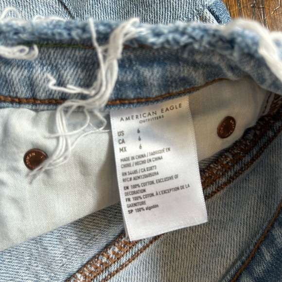 American Eagle Women’s Jean Sorts Size 6 - Picture 3 of 7
